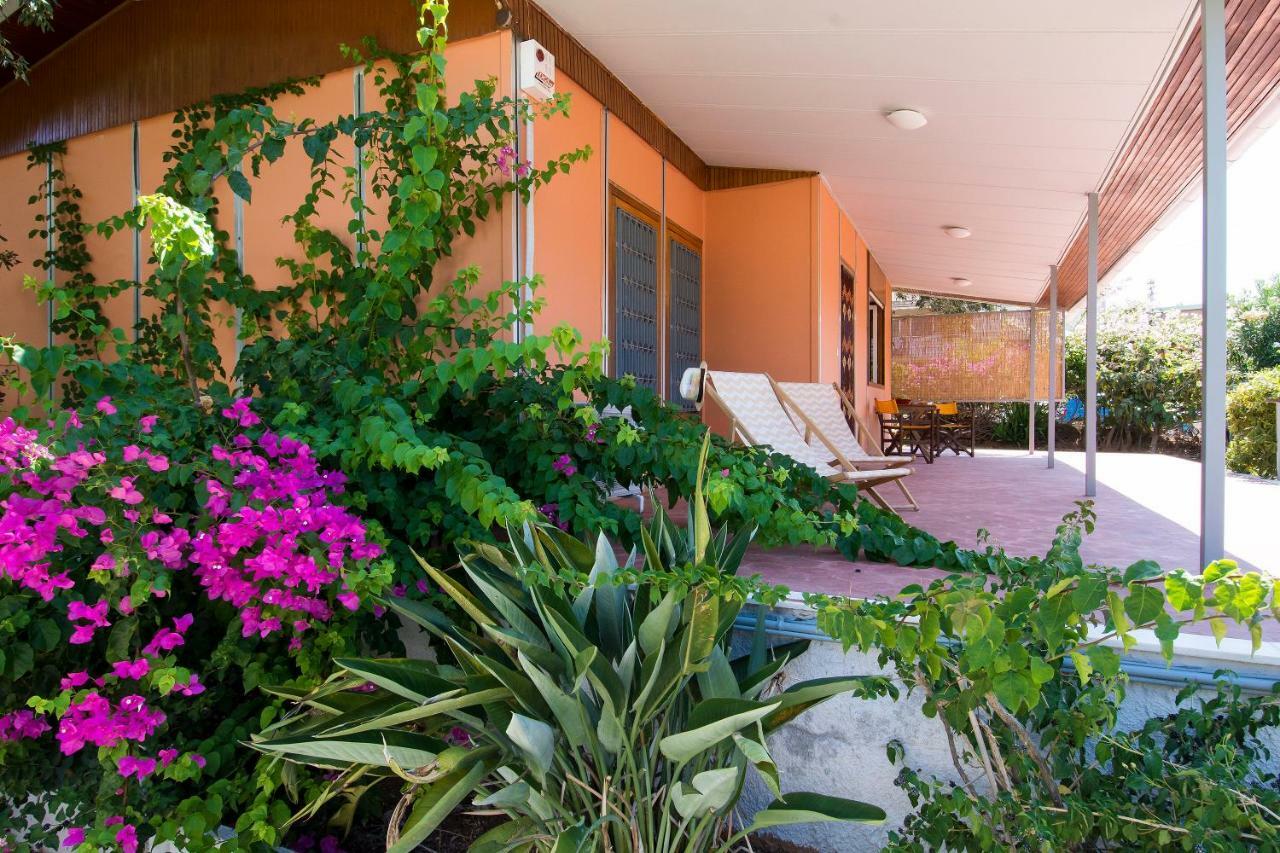 The Boucamviglia Beach House Saronida 外观 照片